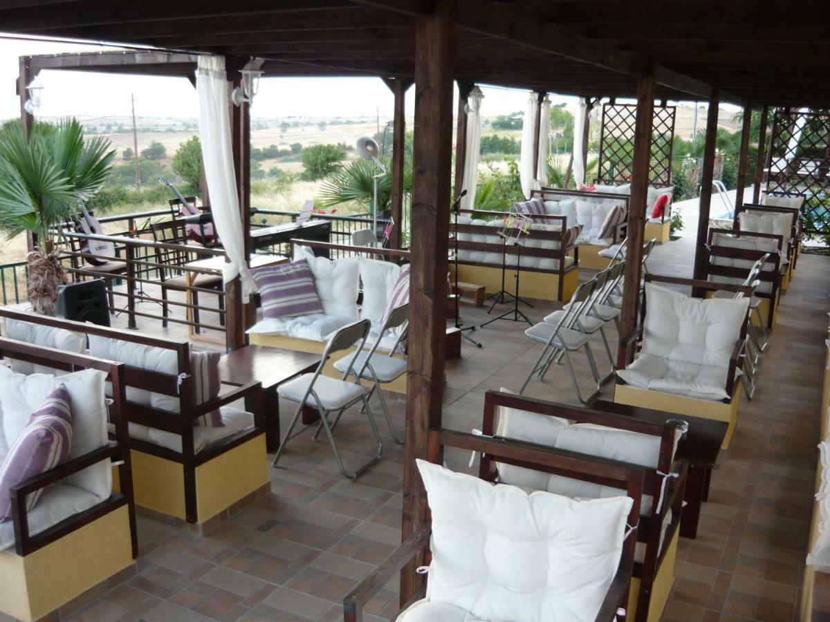 Victory Apartments Hotel Samothraki Ngoại thất bức ảnh
